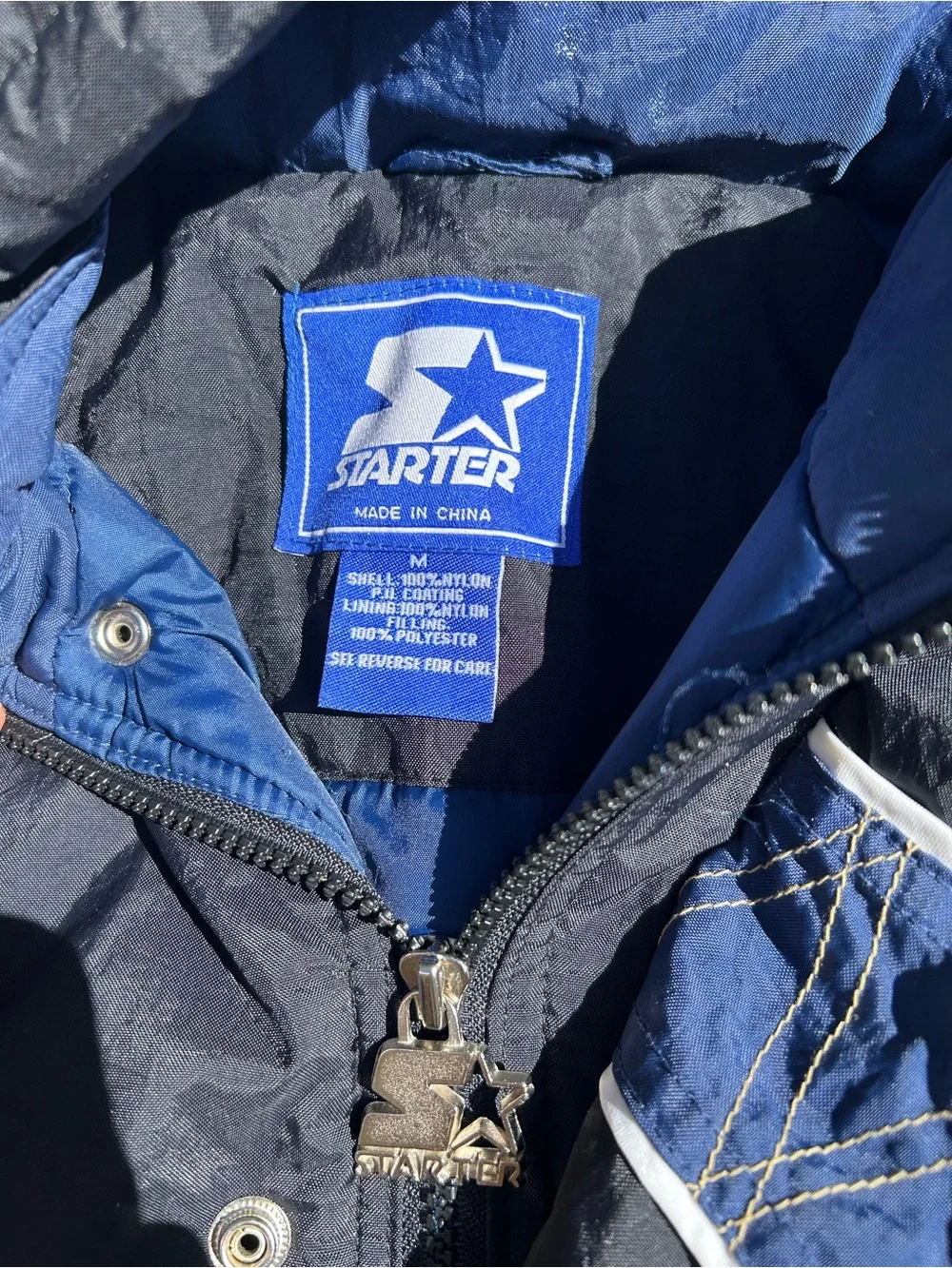 Vintage 90’s STARTER Black and Navy Notre Dame Pullover Puffer Jacket